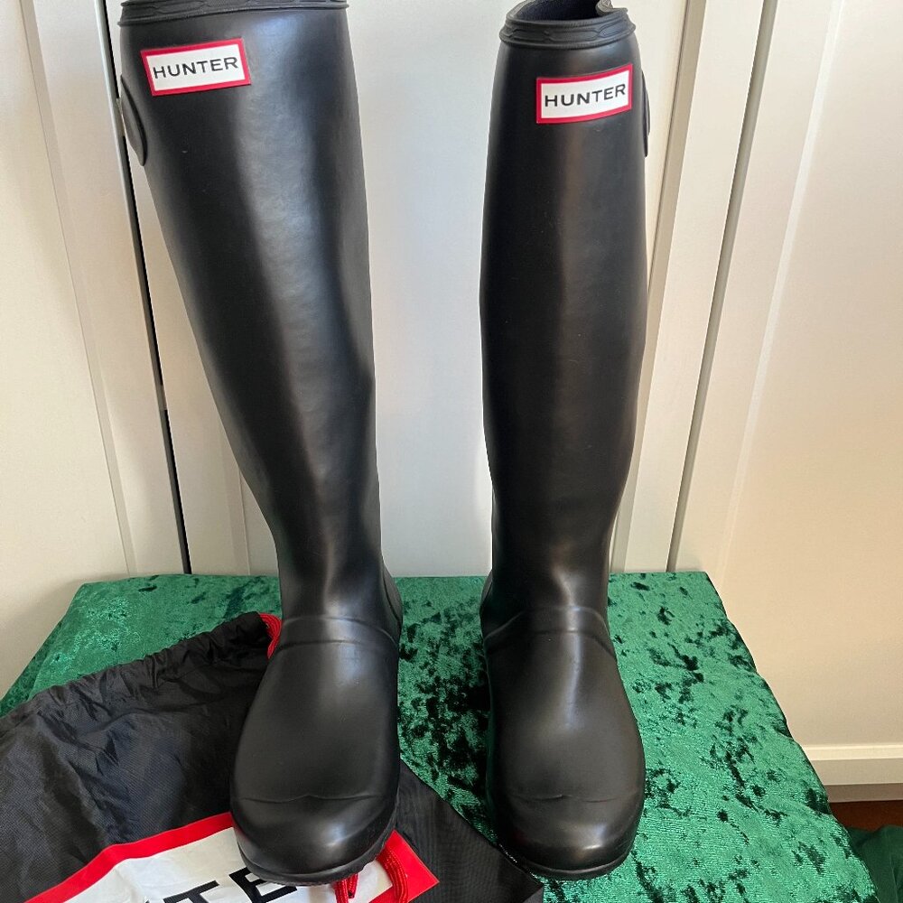 Hunter Tour Packable Rain Boots in Black - Picture 2 of 6
